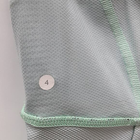 Lululemon Tame Me Tank Top Striped Fresh Teal Mini Hyper Womens 4 Dance Yoga Gym - Picture 10 of 13